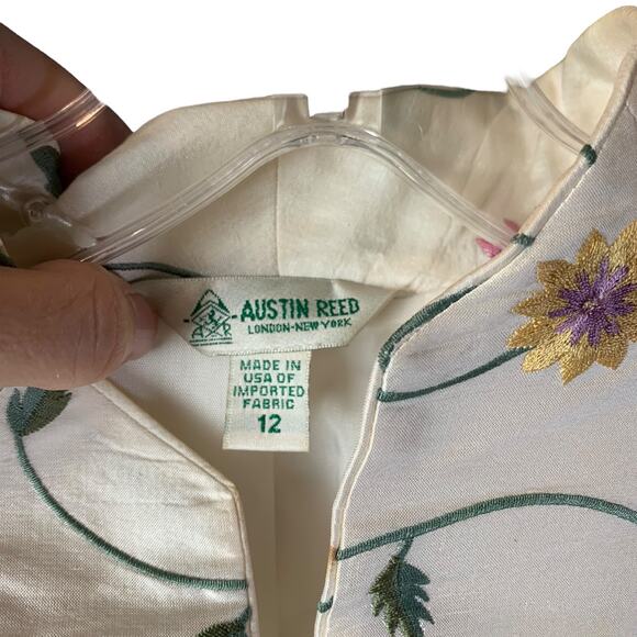 Austin Reed Coat Womens 12 White Embroidered Floral 100% Silk Long Jacket - Picture 4 of 10